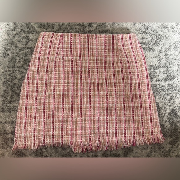 NWT Francesca’s Blue Rain Pink Plaid Tweed Mini Skirt Size: Medium - Picture 4 of 5